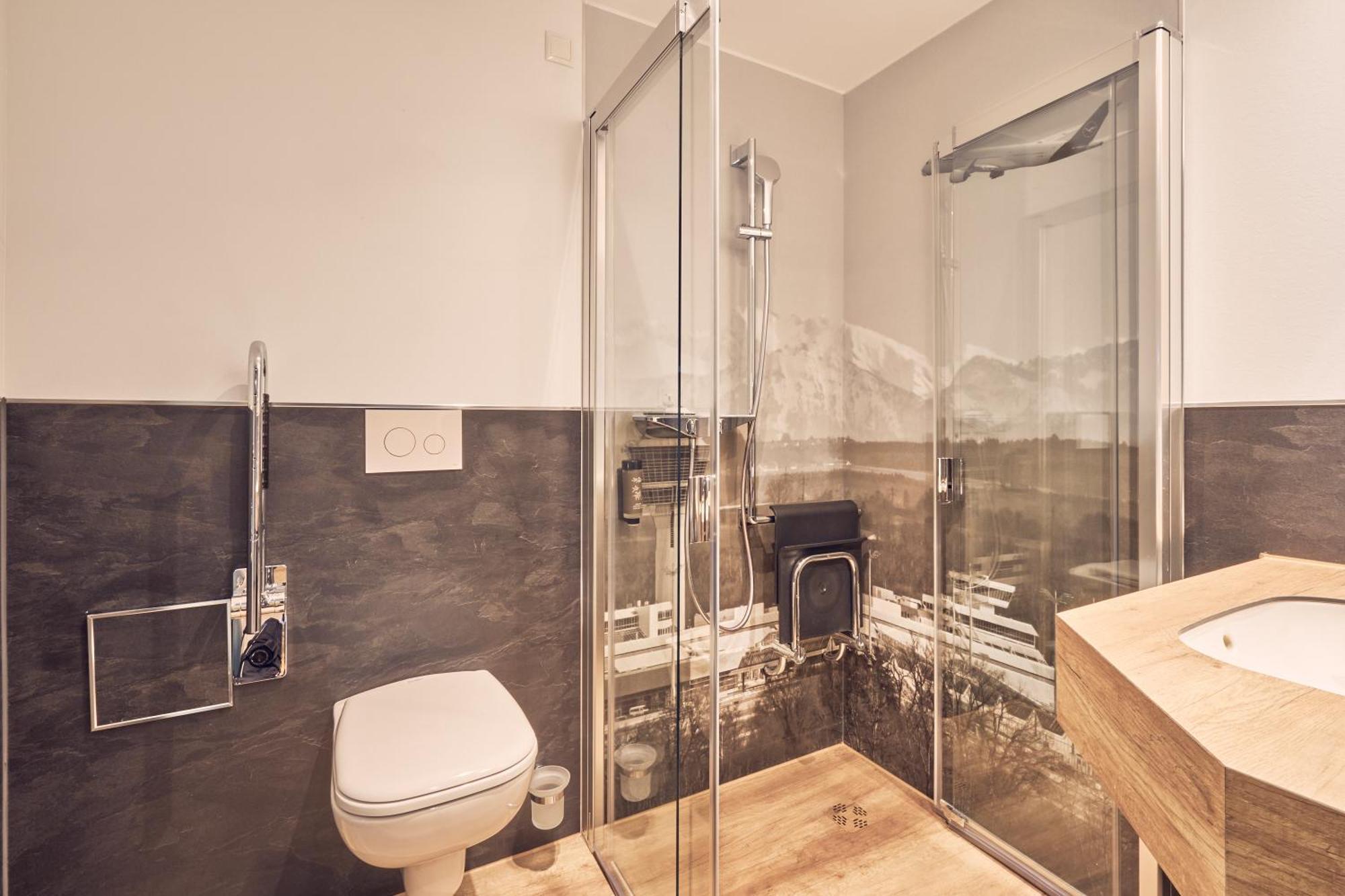 Hotel Akzent 3*